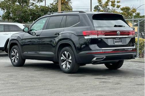 2025 Volkswagen Atlas 2.0T SE