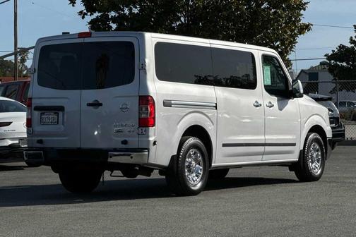 2015 Nissan NV Passenger NV3500 HD S V6