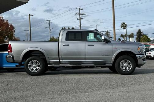 2019 RAM 2500 Laramie Crew Cab 4x4 6'4' Box