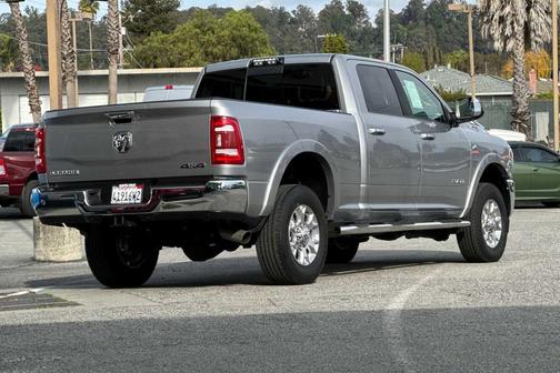 2019 RAM 2500 Laramie Crew Cab 4x4 6'4' Box