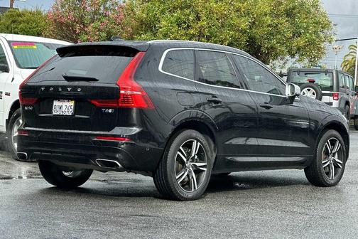 2018 Volvo XC60 T6 R-Design
