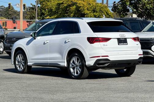 2024 Audi Q3 Premium 45 TFSI S line quattro Tiptronic