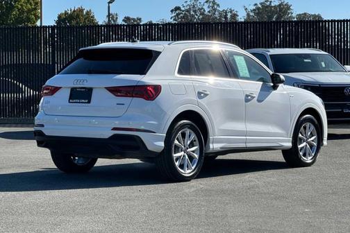 2024 Audi Q3 Premium 45 TFSI S line quattro Tiptronic