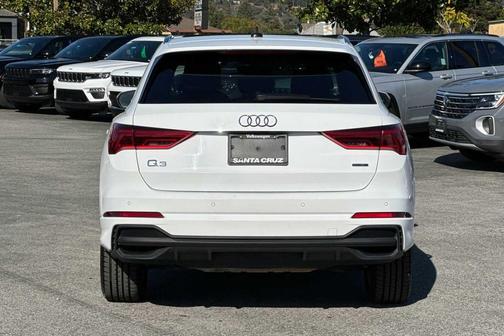 2024 Audi Q3 Premium 45 TFSI S line quattro Tiptronic