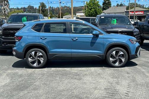 2025 Volkswagen Taos 1.5T SE