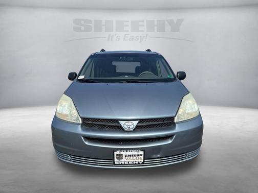 2004 Toyota Sienna LE