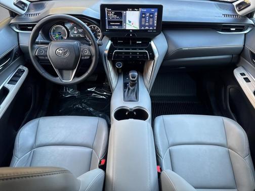 2022 Toyota Venza XLE