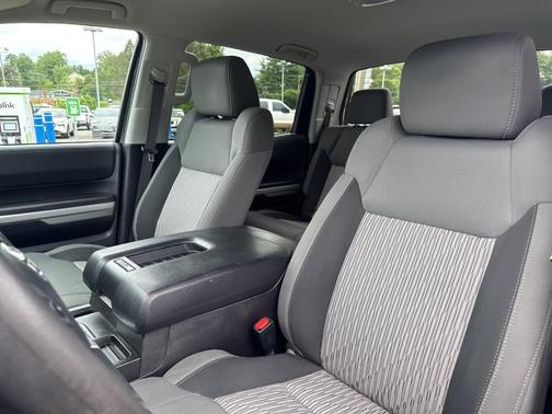 2015 Toyota Tundra SR5