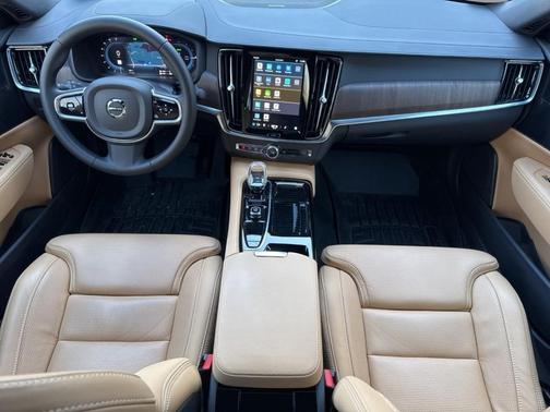 2024 Volvo S90 Recharge Plug-In Hybrid T8 Ultimate