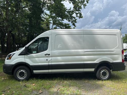 2025 Ford Transit-250 148 WB Medium Roof Cargo