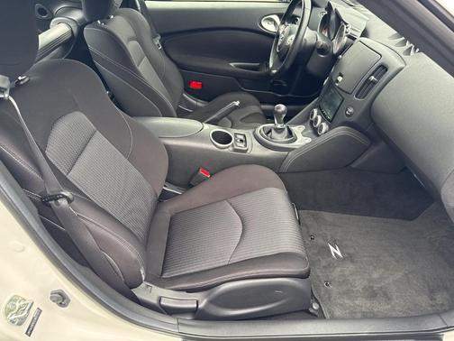 2020 Nissan 370Z Sport