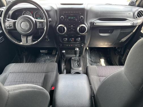 2011 Jeep Wrangler Unlimited Sahara