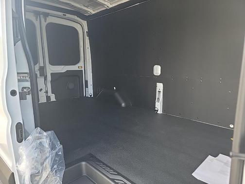2025 Ford Transit-250 148 WB Medium Roof Cargo