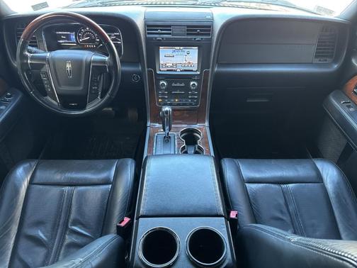 2015 Lincoln Navigator Base