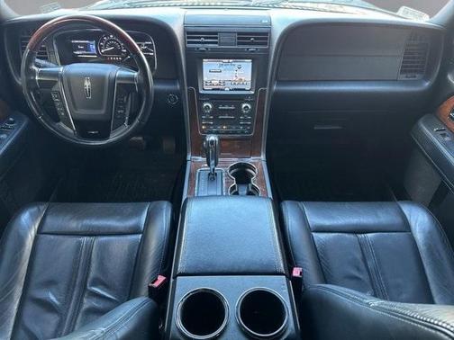 2015 Lincoln Navigator Base