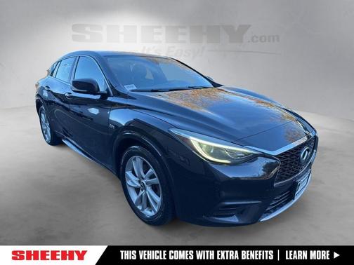 2018 INFINITI QX30 Luxury