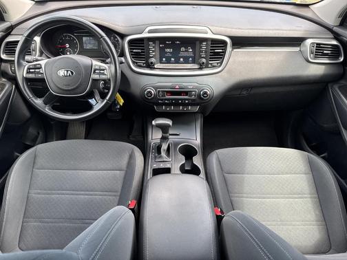 2020 Kia Sorento LX