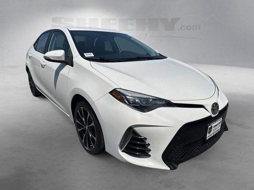 Super White 2017 Toyota Corolla SE