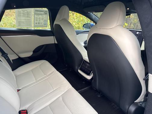 2022 Tesla Model S Base