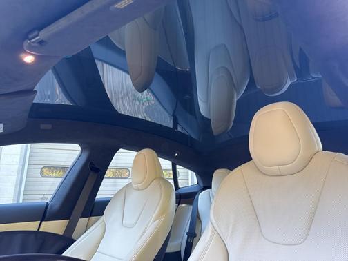 2022 Tesla Model S Base