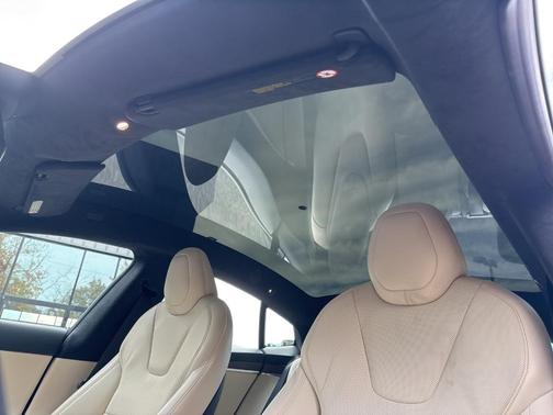 2022 Tesla Model S Base