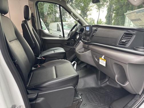 2025 Ford Transit-250 148 WB Medium Roof Cargo