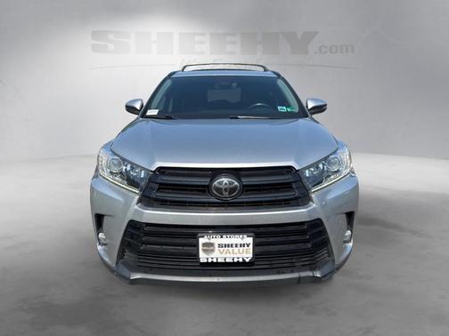 2017 Toyota Highlander SE