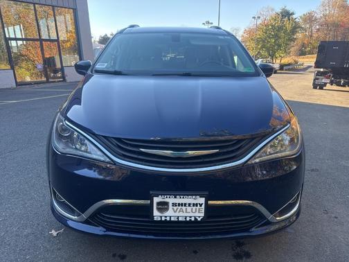 2018 Chrysler Pacifica Hybrid Touring L