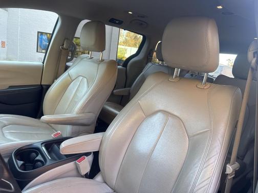 2018 Chrysler Pacifica Hybrid Touring L