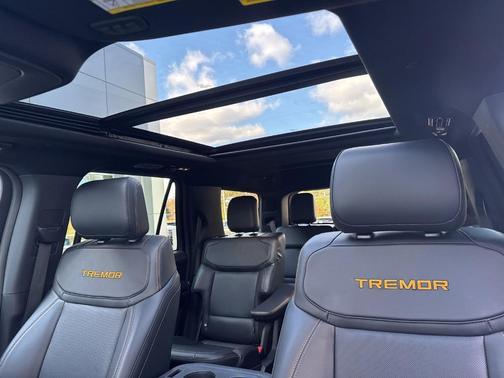 2025 Ford Expedition Tremor