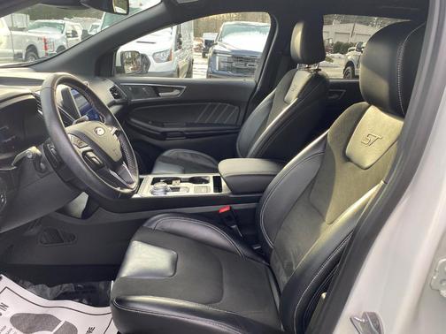 2022 Ford Edge ST