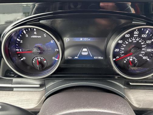 2024 Kia Carnival EX
