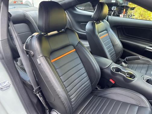 2022 Ford Mustang Mach 1