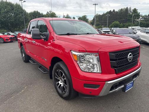2021 Nissan Titan SV