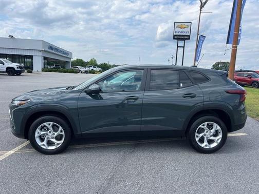 2025 Chevrolet Trax LS