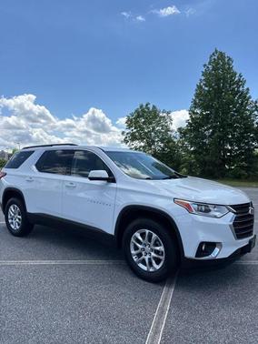 2020 Chevrolet Traverse LT Cloth