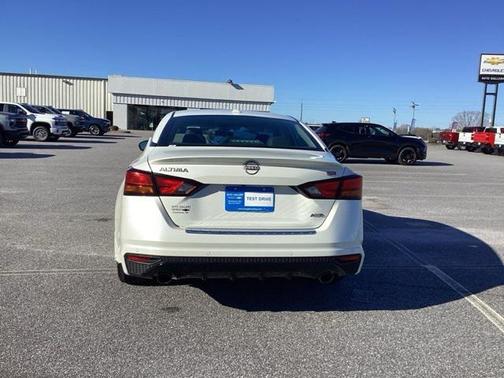2023 Nissan Altima SR Intelligent AWD