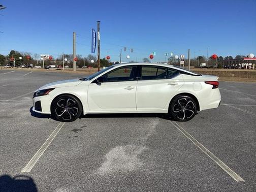 2023 Nissan Altima SR Intelligent AWD
