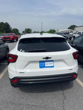 2025 Chevrolet Trax FWD 1RS