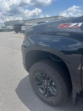 2025 Chevrolet Silverado 1500 Custom Trail Boss