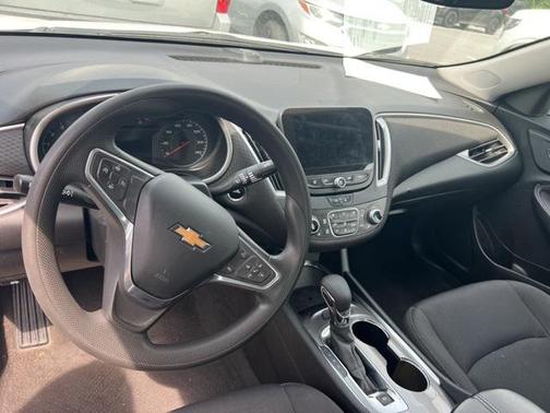 2022 Chevrolet Malibu FWD LT