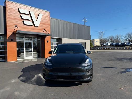 2023 Tesla Model Y Long Range Dual Motor All-Wheel Drive