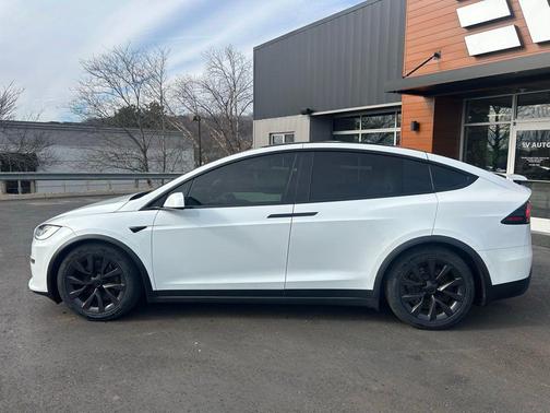 2022 Tesla Model X Plaid Tri Motor All-Wheel Drive