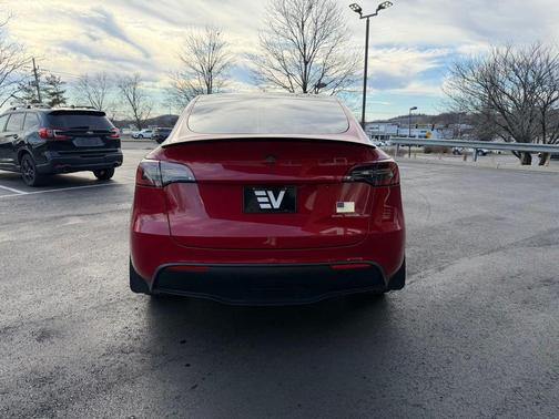 2022 Tesla Model Y Long Range Dual Motor All-Wheel Drive