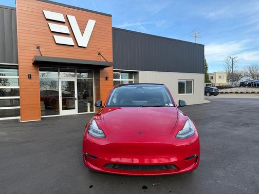 2022 Tesla Model Y Long Range Dual Motor All-Wheel Drive