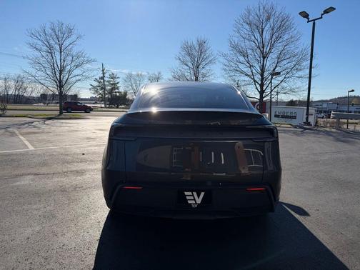 2026 Tesla Model Y Premium Rear-Wheel Drive