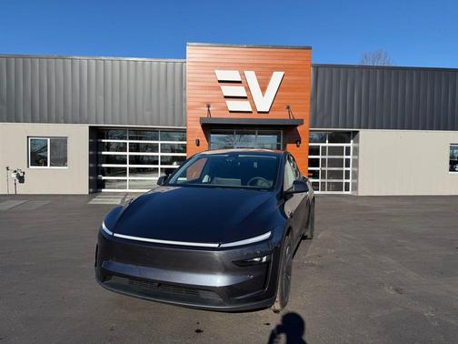 2026 Tesla Model Y Premium Rear-Wheel Drive