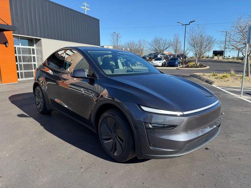 2026 Tesla Model Y Premium Rear-Wheel Drive