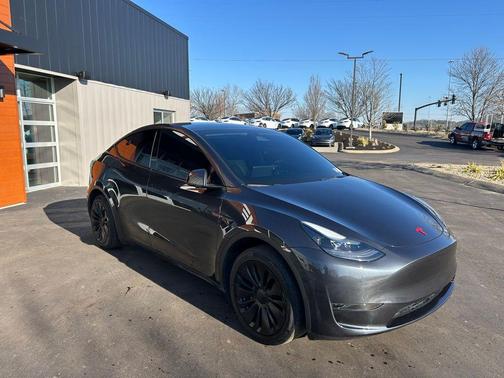 2024 Tesla Model Y Long Range Dual Motor All-Wheel Drive