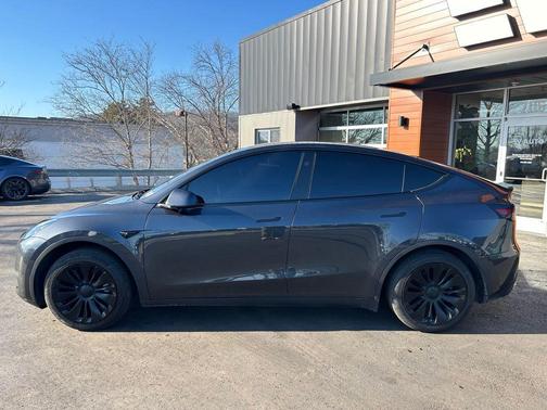 2024 Tesla Model Y Long Range Dual Motor All-Wheel Drive